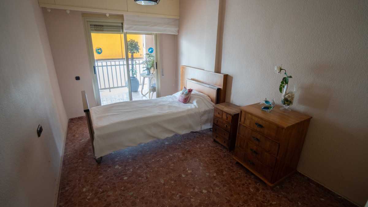 For sale - 3 Bedroom 2 Bathroom Apartment - Ground Floor Apartment in Torrevieja - Torrevieja Centro  - Alicante