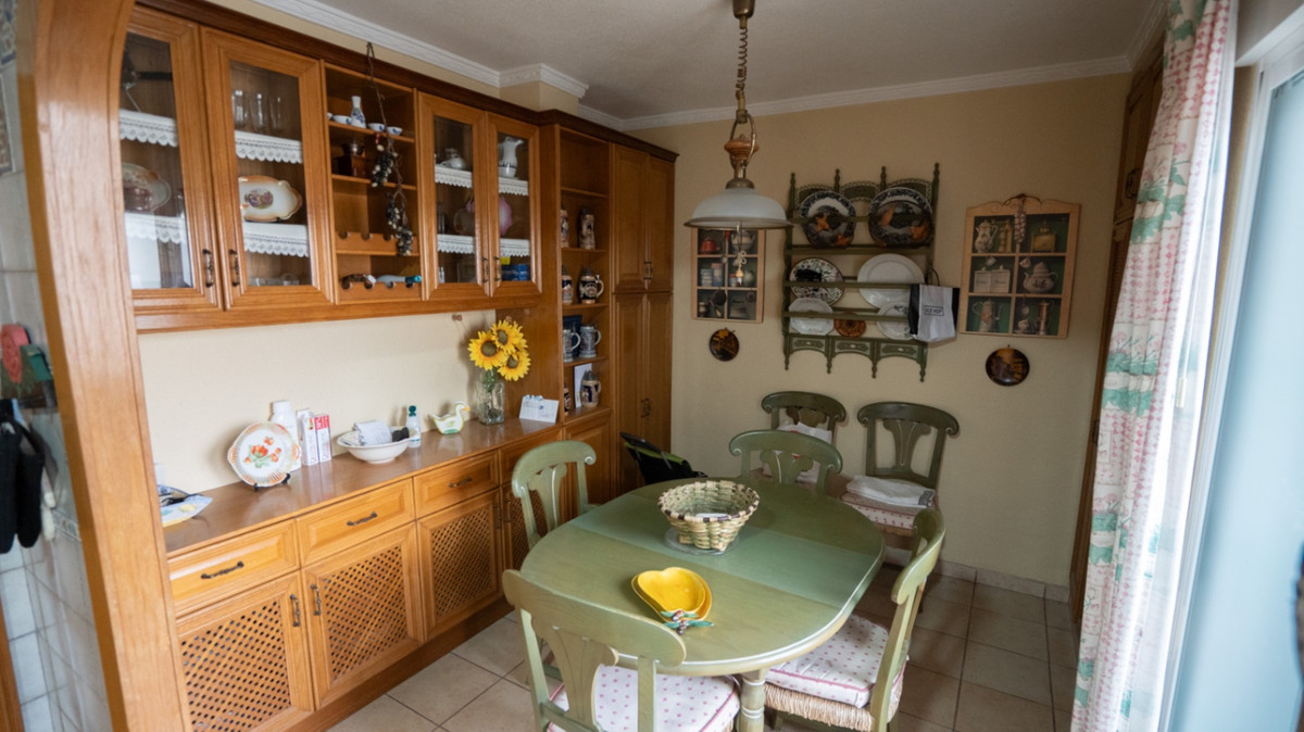 For sale - 3 Bedroom 2 Bathroom Apartment - Ground Floor Apartment in Torrevieja - Torrevieja Centro  - Alicante