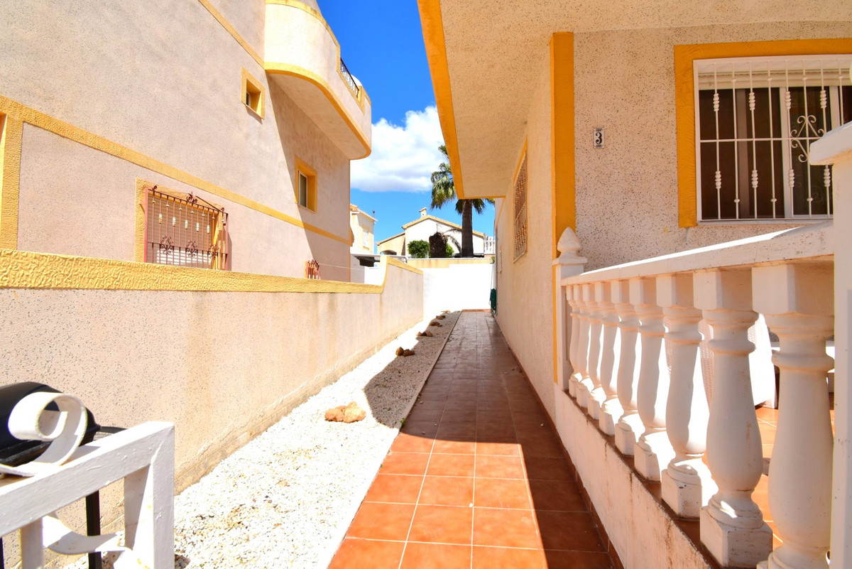 For sale - 3 Bedroom 2 Bathroom Townhouse in Los Altos - Los Altos  - Alicante