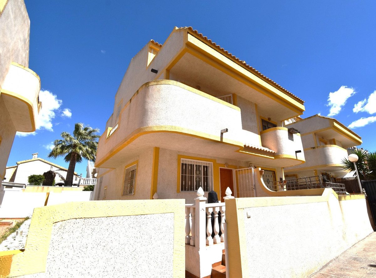 For sale - 3 Bedroom 2 Bathroom Townhouse in Los Altos - Los Altos  - Alicante