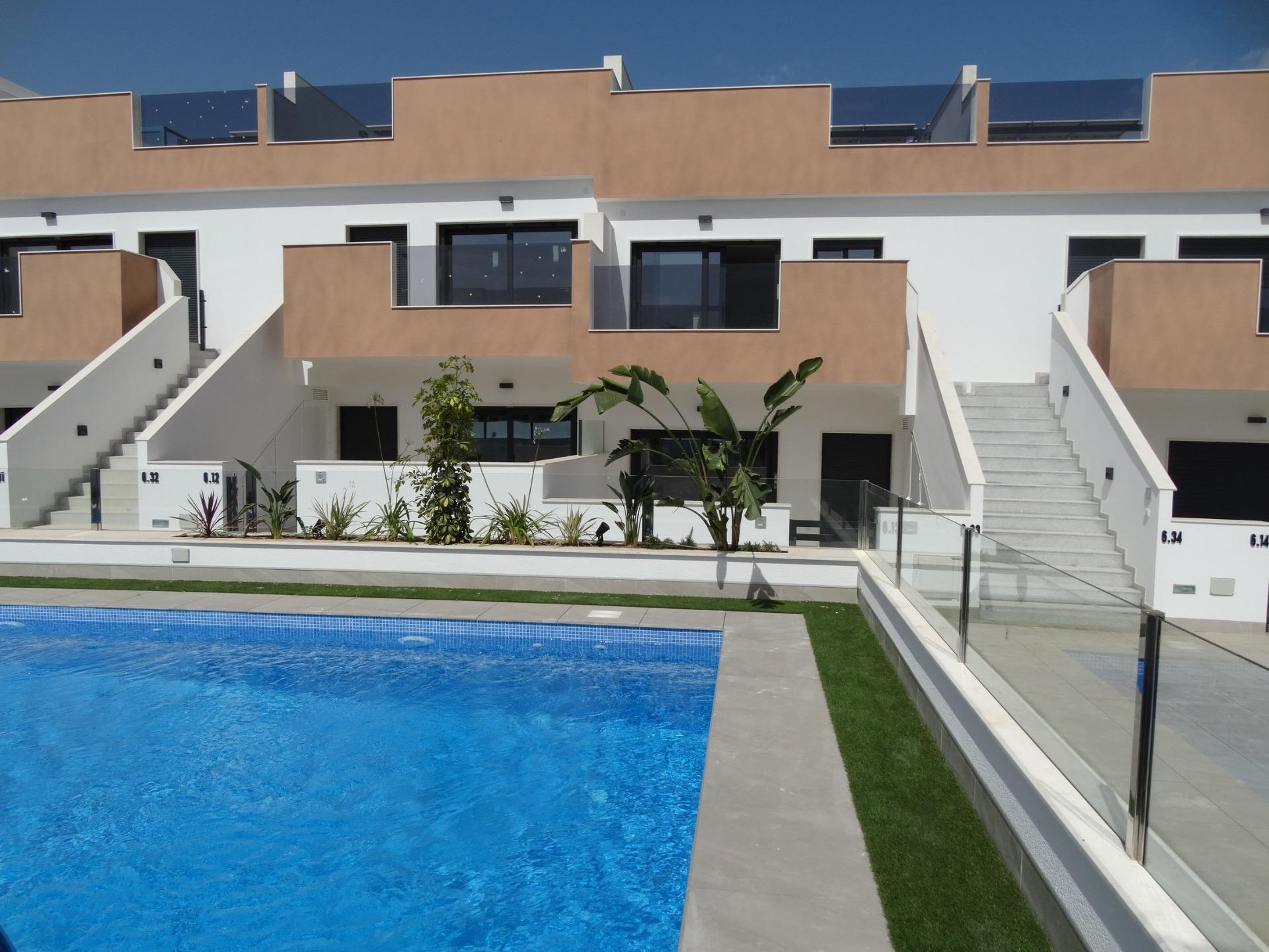 For sale - 3 Bedroom 2 Bathroom Bungalow in Pilar de La Horadada - pueblo  - Alicante