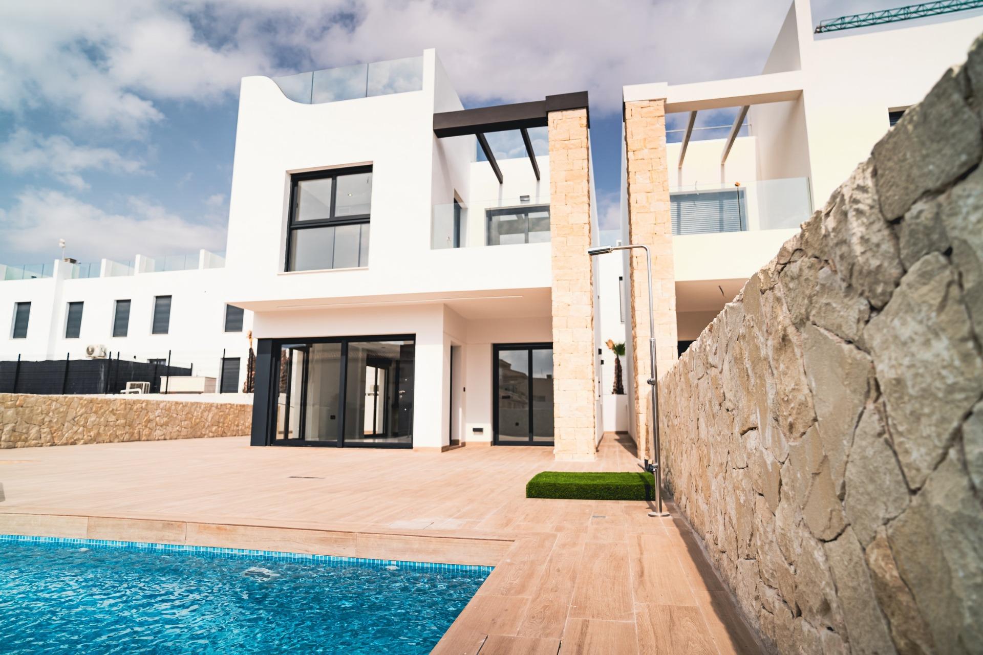 For sale - 4 Bedroom 3 Bathroom Villa in Orihuela Costa - Punta Prima  - Alicante