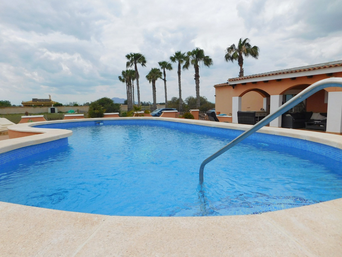For sale - 3 Bedroom 2 Bathroom House - Detached Villa in Dolores - Dolores Centro  - Alicante