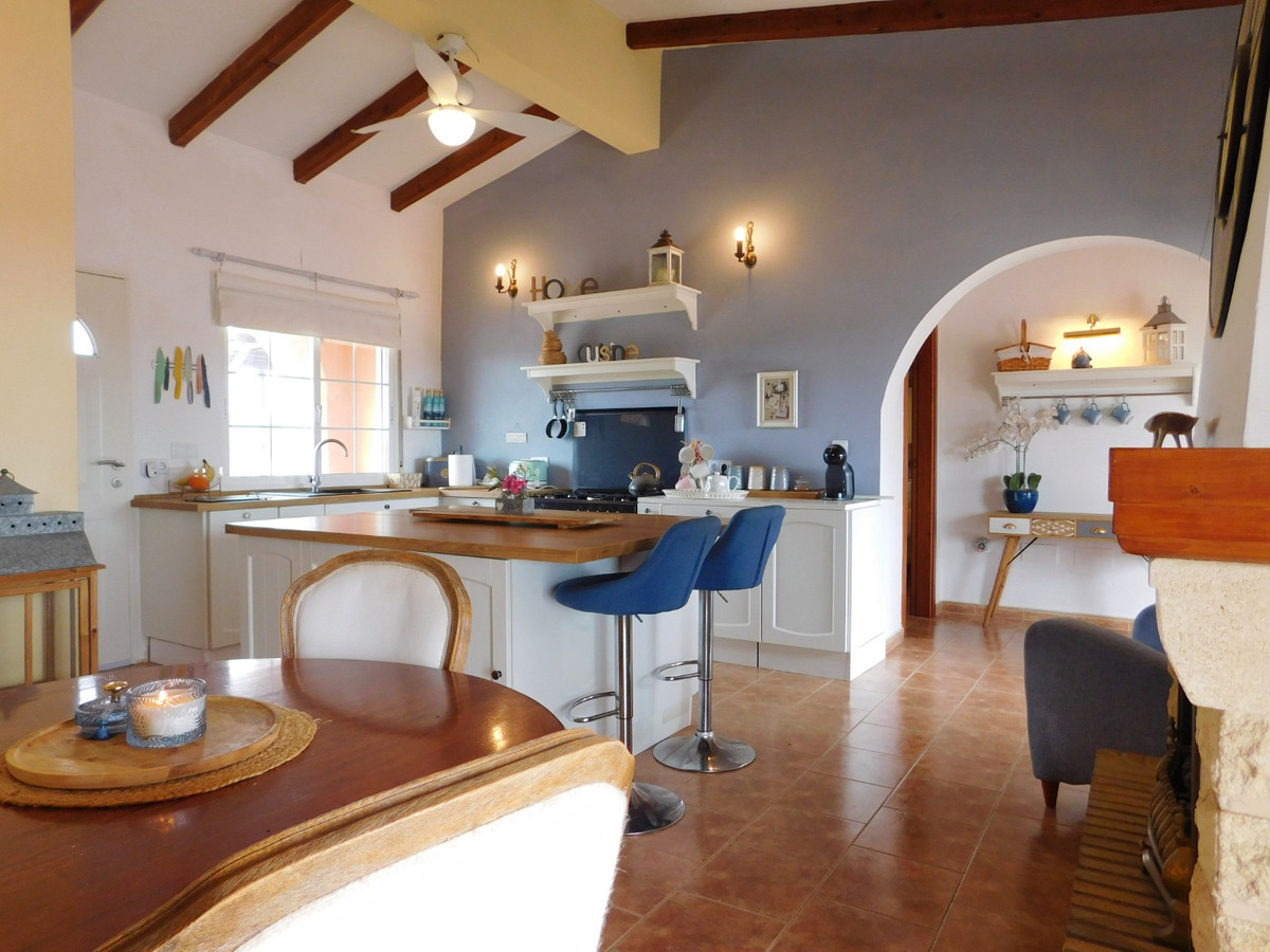 For sale - 3 Bedroom 2 Bathroom House - Detached Villa in Dolores - Dolores Centro  - Alicante