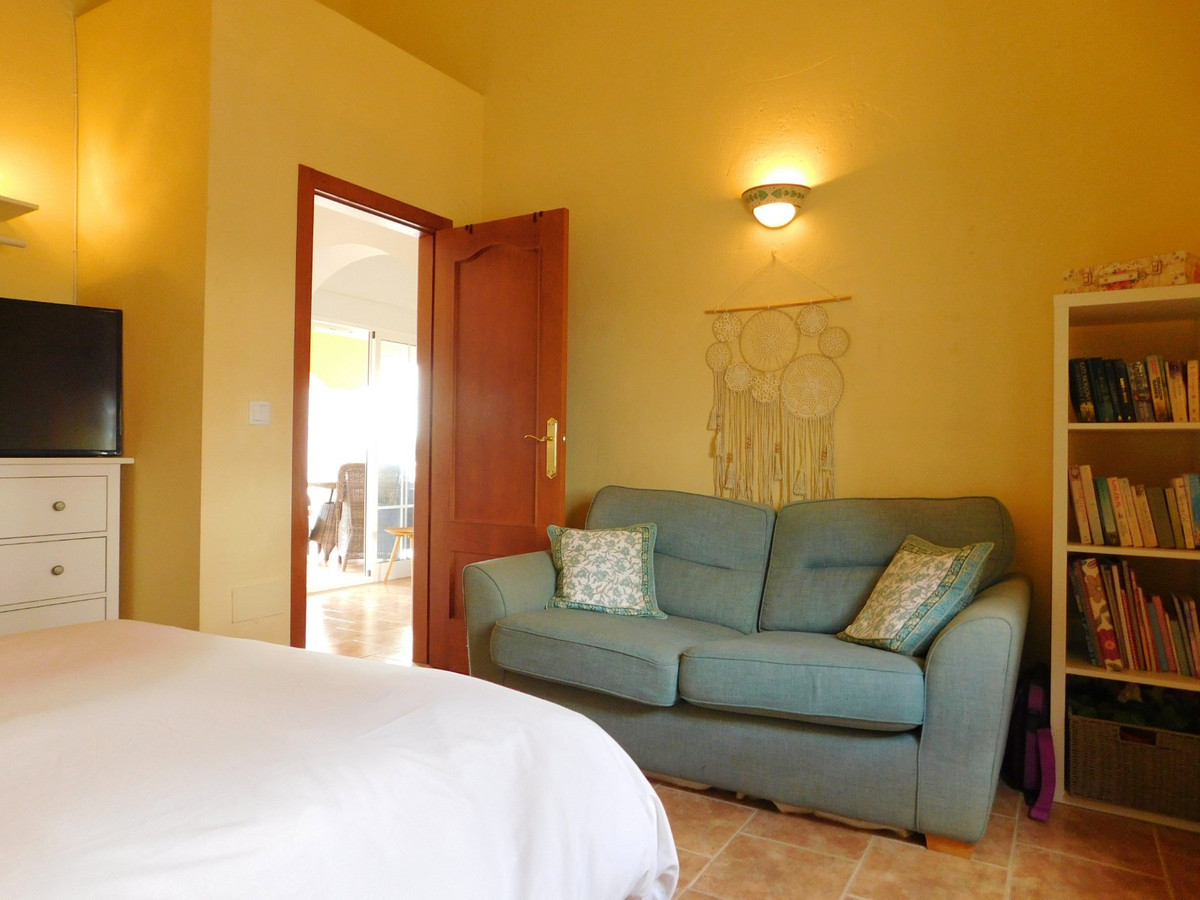 For sale - 3 Bedroom 2 Bathroom House - Detached Villa in Dolores - Dolores Centro  - Alicante