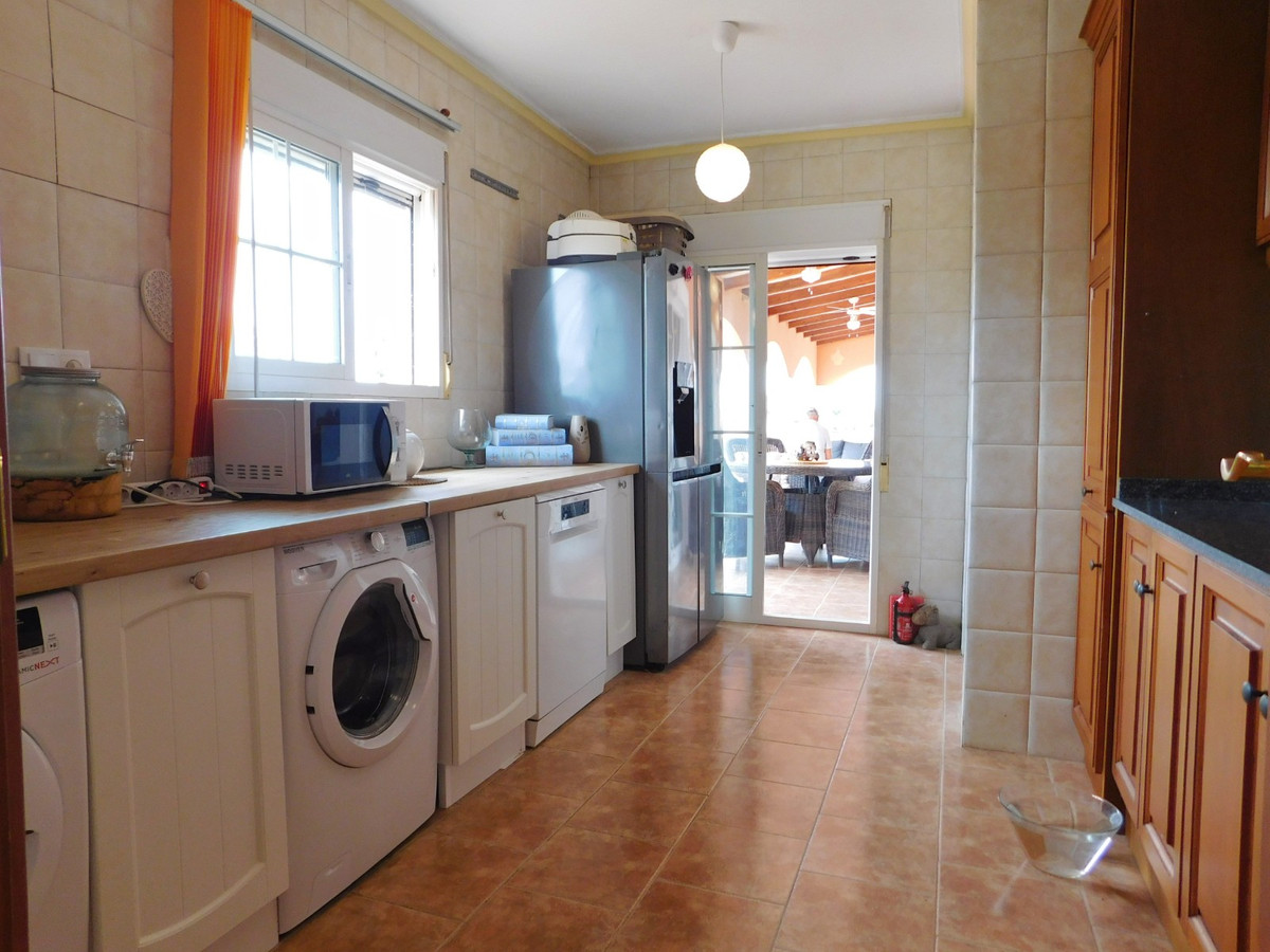 For sale - 3 Bedroom 2 Bathroom House - Detached Villa in Dolores - Dolores Centro  - Alicante