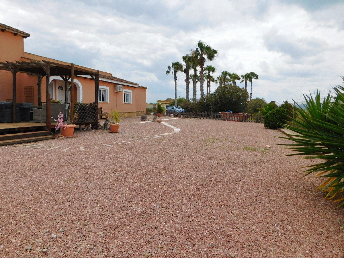 For sale - 3 Bedroom 2 Bathroom House - Detached Villa in Dolores - Dolores Centro  - Alicante