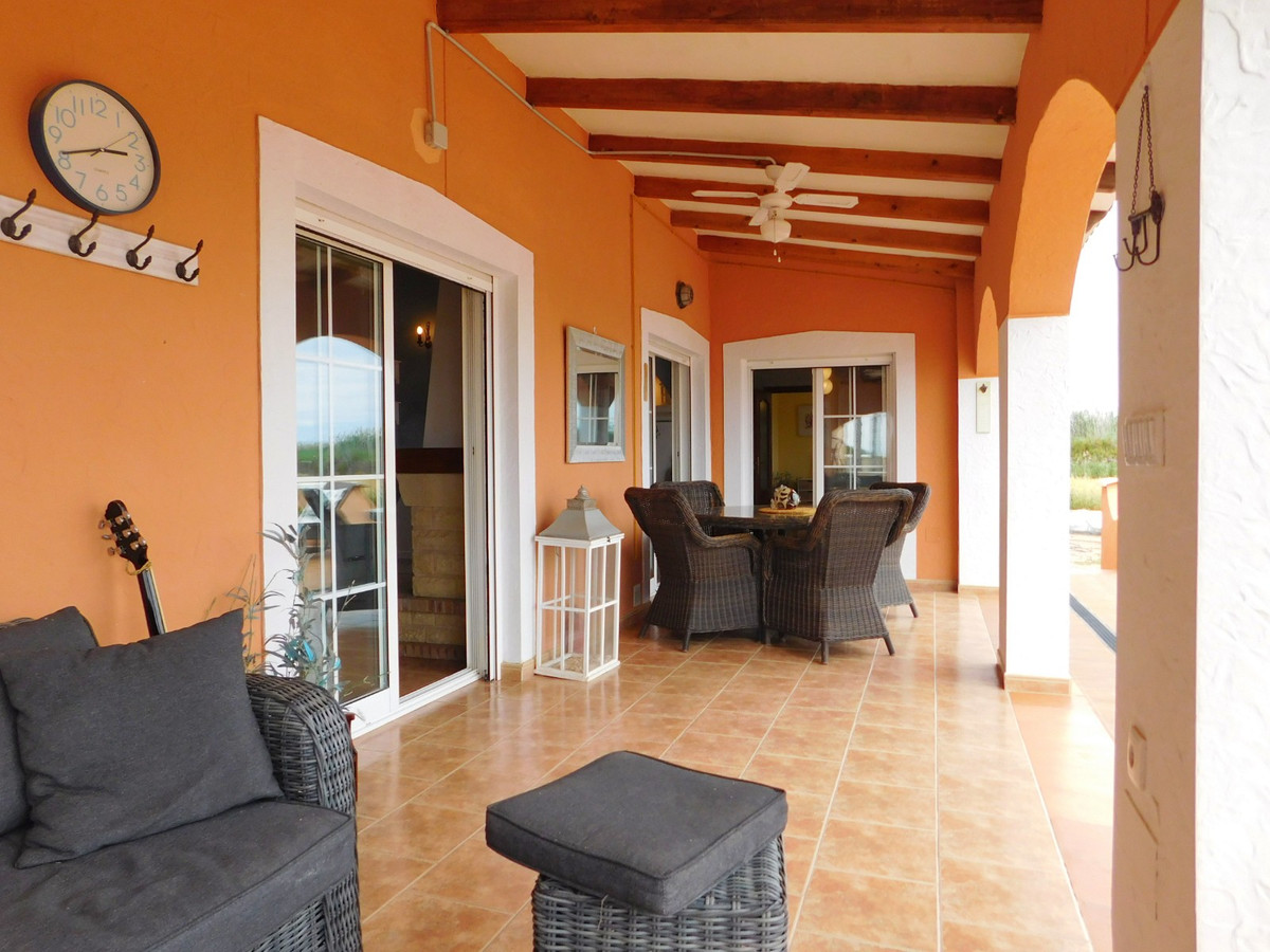 For sale - 3 Bedroom 2 Bathroom House - Detached Villa in Dolores - Dolores Centro  - Alicante