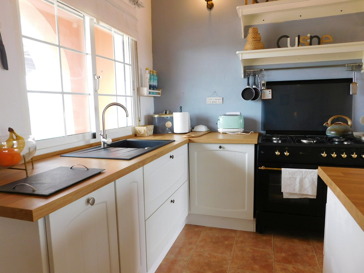 For sale - 3 Bedroom 2 Bathroom House - Detached Villa in Dolores - Dolores Centro  - Alicante