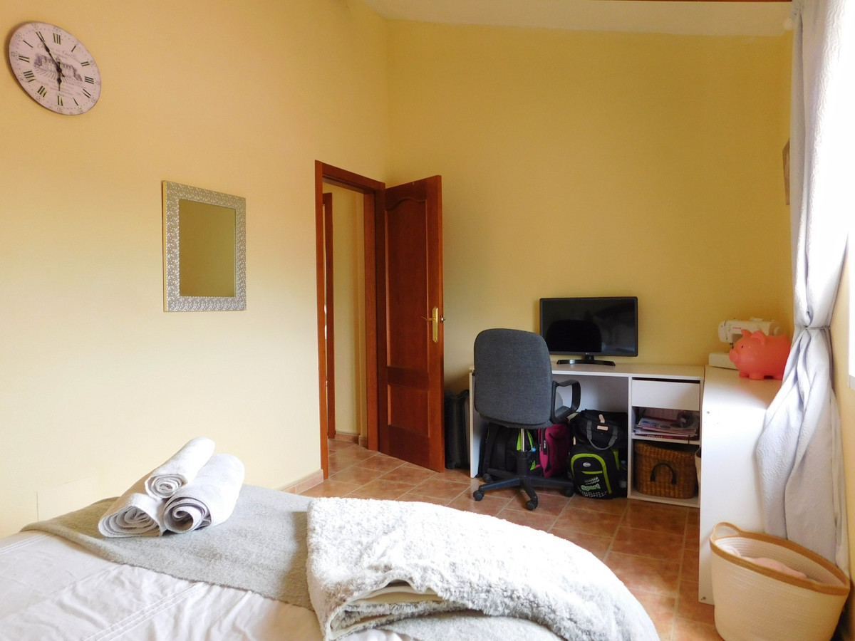 For sale - 3 Bedroom 2 Bathroom House - Detached Villa in Dolores - Dolores Centro  - Alicante