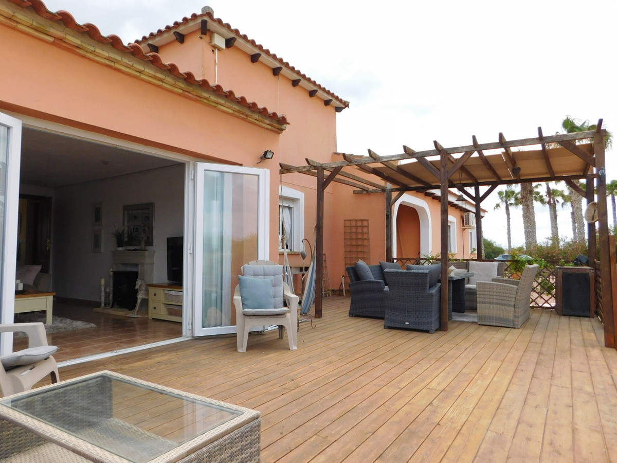 For sale - 3 Bedroom 2 Bathroom House - Detached Villa in Dolores - Dolores Centro  - Alicante