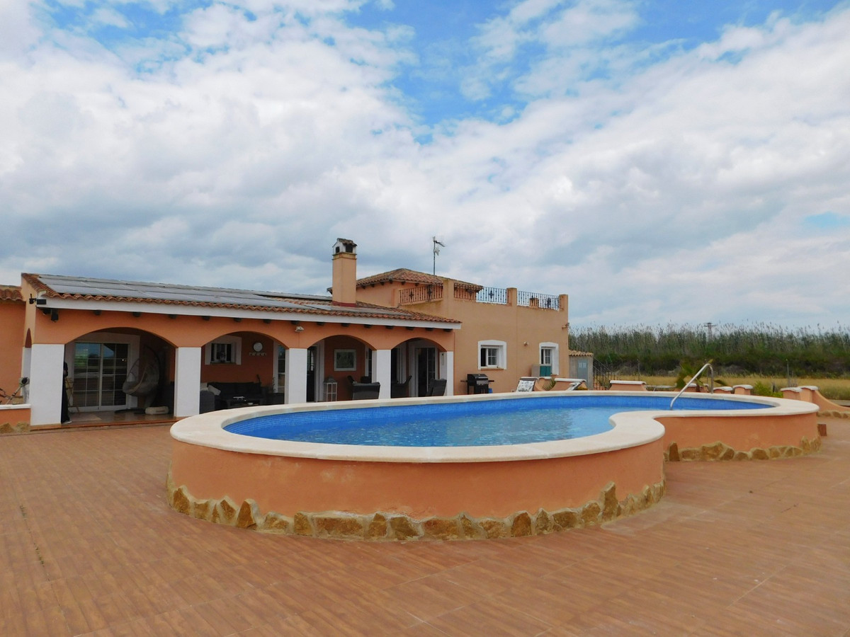 For sale - 3 Bedroom 2 Bathroom House - Detached Villa in Dolores - Dolores Centro  - Alicante