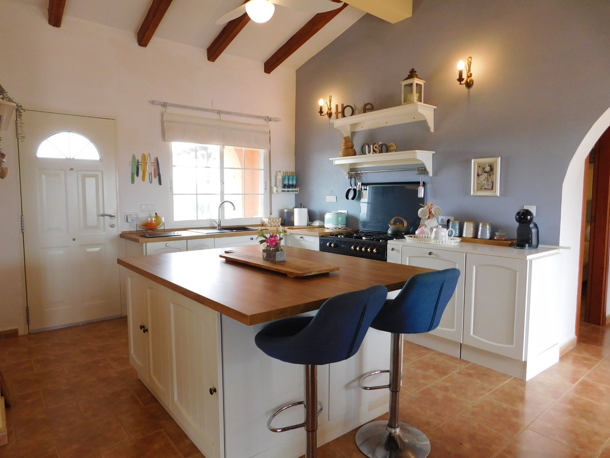 For sale - 3 Bedroom 2 Bathroom House - Detached Villa in Dolores - Dolores Centro  - Alicante