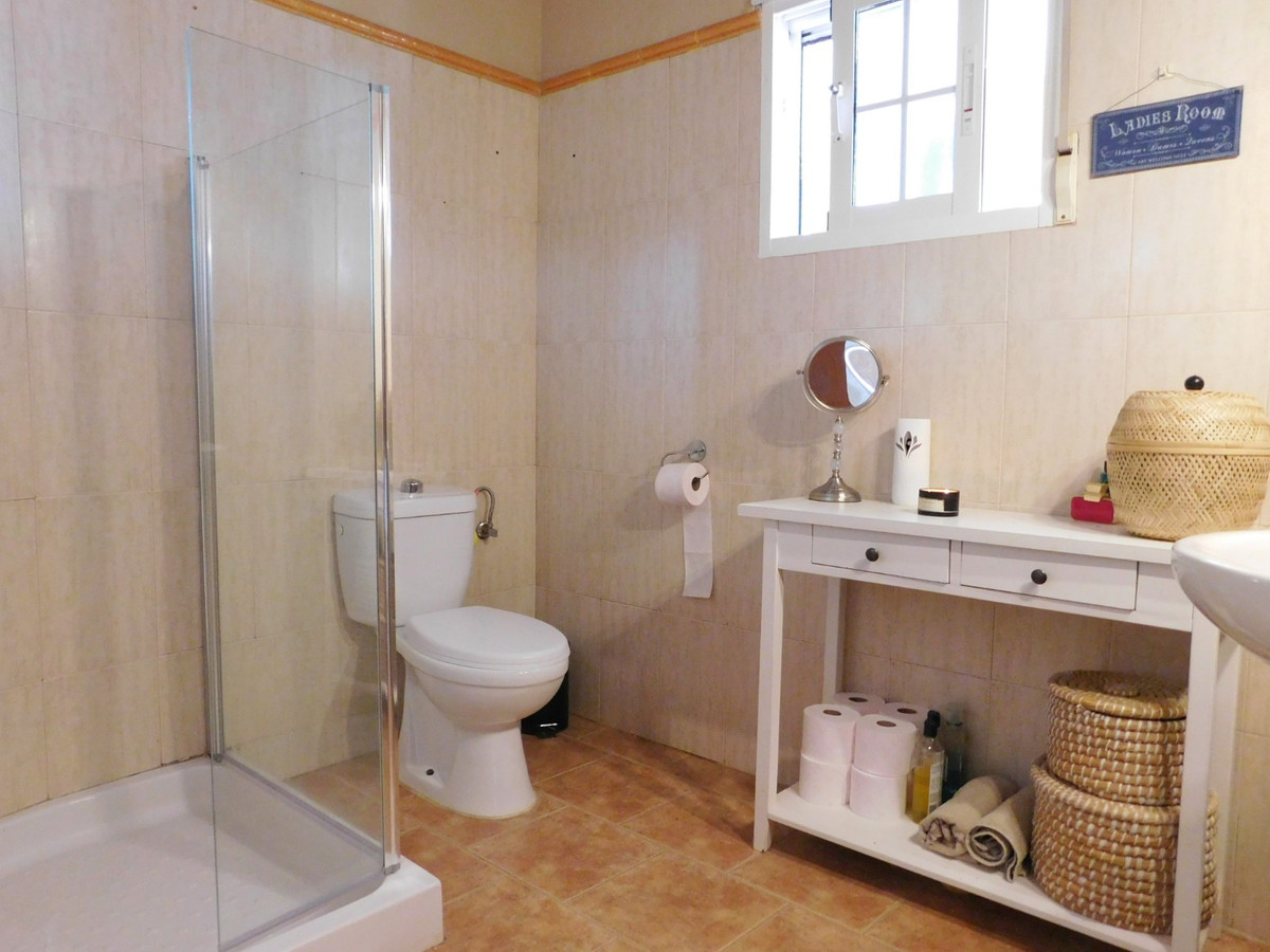 For sale - 3 Bedroom 2 Bathroom House - Detached Villa in Dolores - Dolores Centro  - Alicante