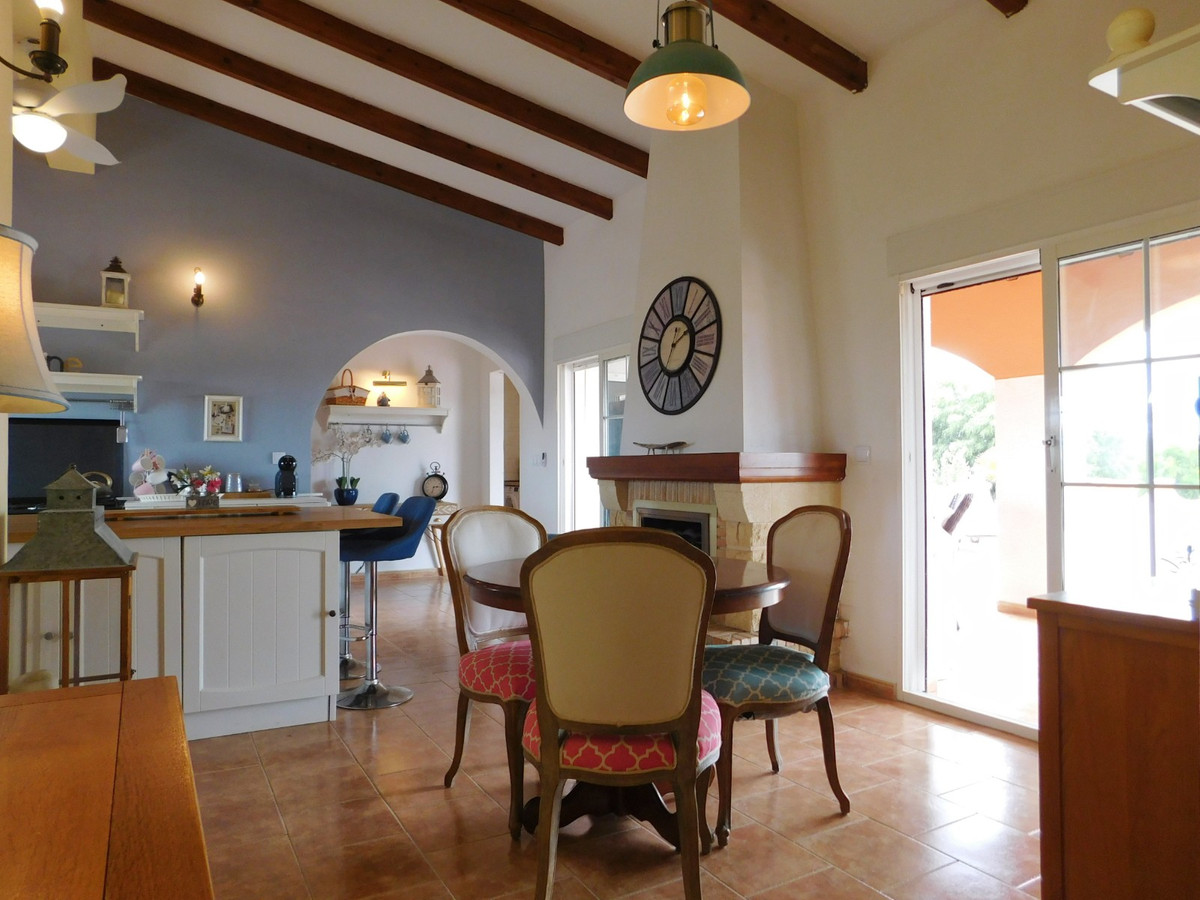 For sale - 3 Bedroom 2 Bathroom House - Detached Villa in Dolores - Dolores Centro  - Alicante