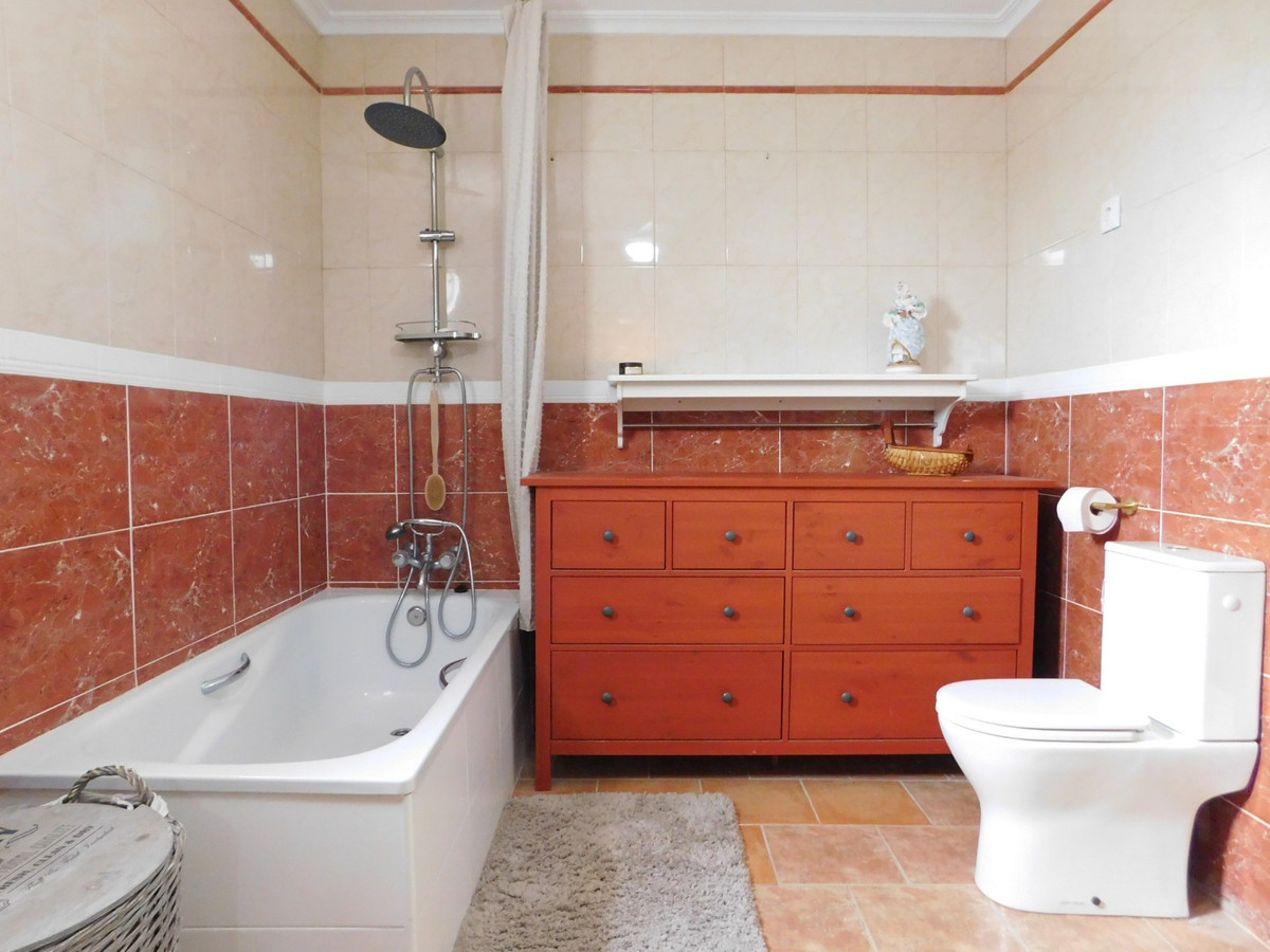 For sale - 3 Bedroom 2 Bathroom House - Detached Villa in Dolores - Dolores Centro  - Alicante