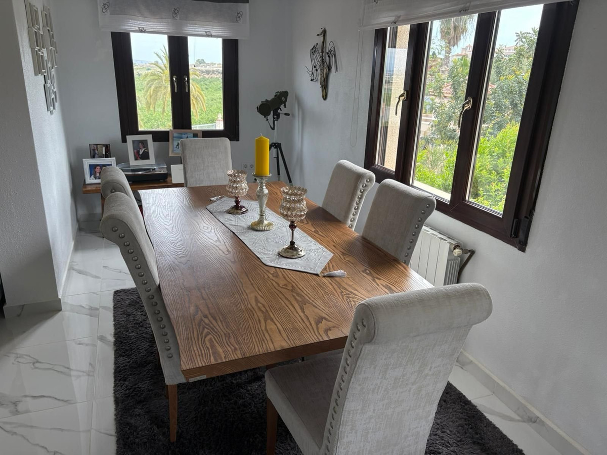 For sale - 5 Bedroom 4 Bathroom House - Detached Villa in Algorfa - Algorfa Centro  - Alicante