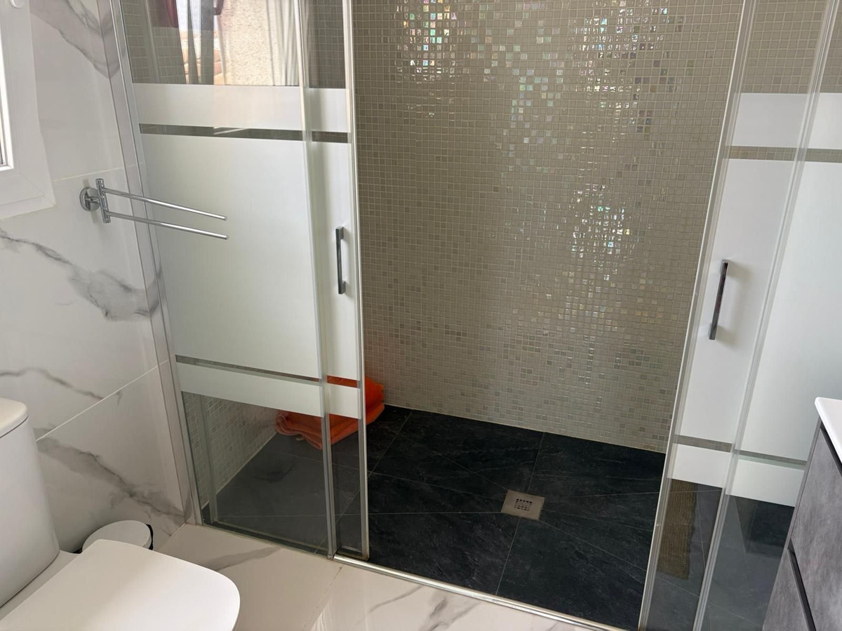 For sale - 5 Bedroom 4 Bathroom House - Detached Villa in Algorfa - Algorfa Centro  - Alicante