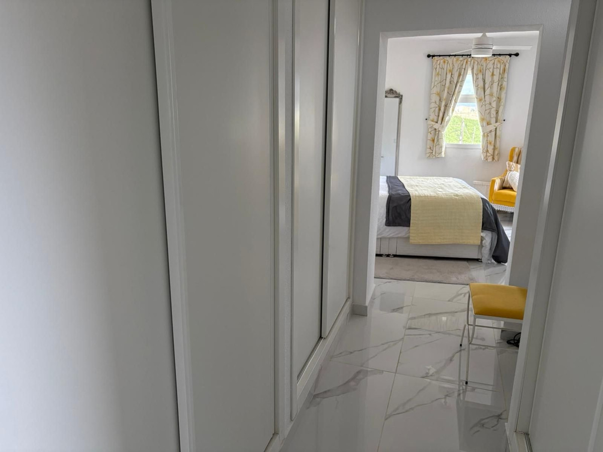 For sale - 5 Bedroom 4 Bathroom House - Detached Villa in Almoradi - Almoradi Centro  - Alicante