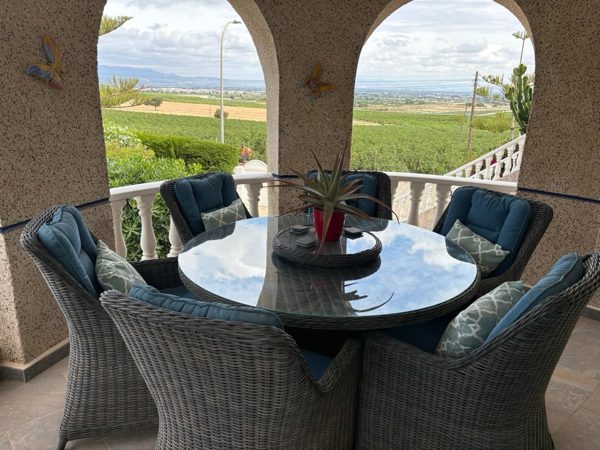 For sale - 5 Bedroom 4 Bathroom House - Detached Villa in Almoradi - Almoradi Centro  - Alicante