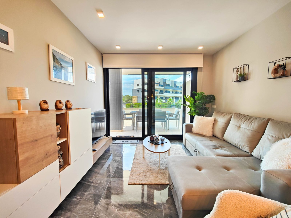 Sold - 2 Bedroom 2 Bathroom Apartment - Ground Floor Apartment in Orihuela - Los Altos  - Alicante