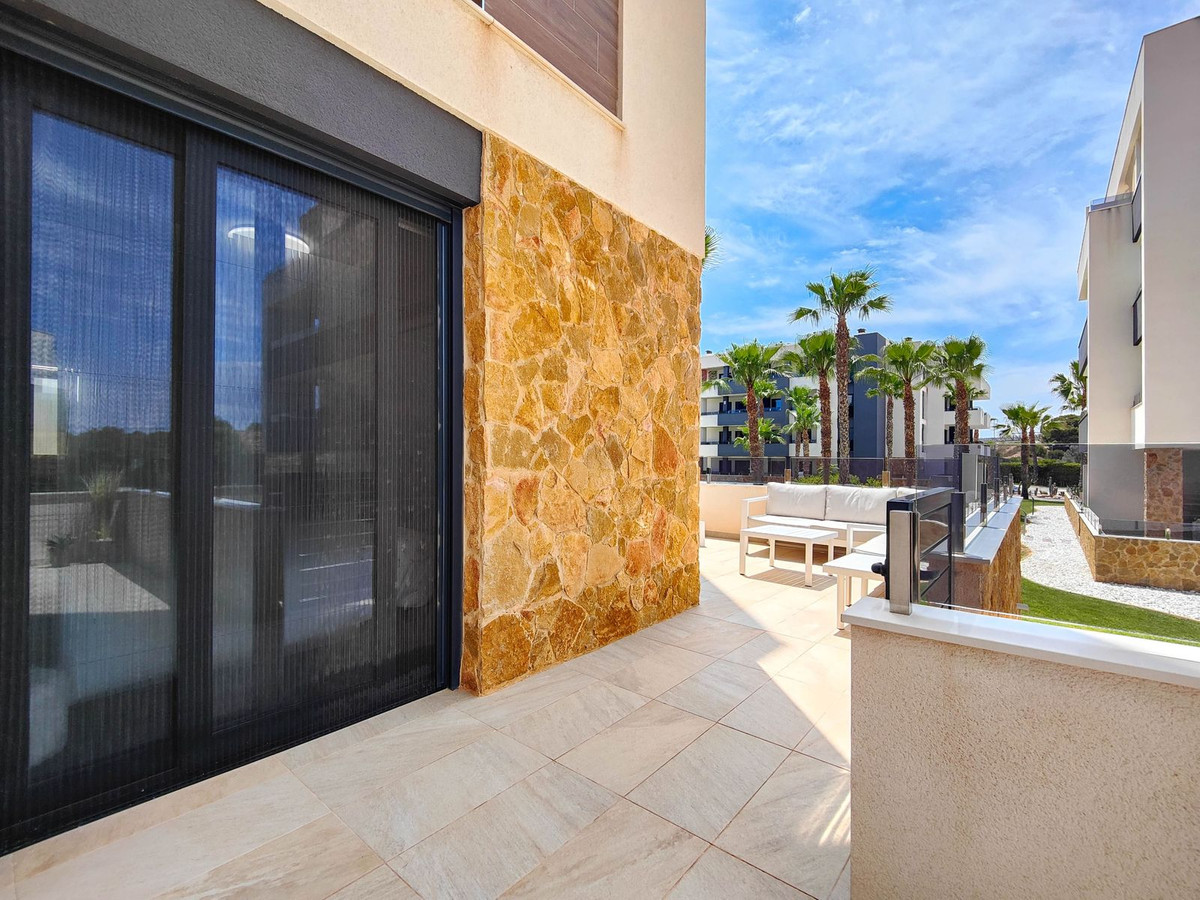 Sold - 2 Bedroom 2 Bathroom Apartment - Ground Floor Apartment in Orihuela - Los Altos  - Alicante