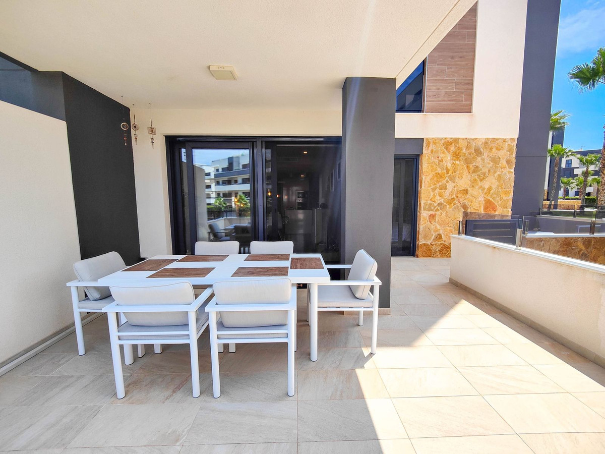 Sold - 2 Bedroom 2 Bathroom Apartment - Ground Floor Apartment in Orihuela - Los Altos  - Alicante