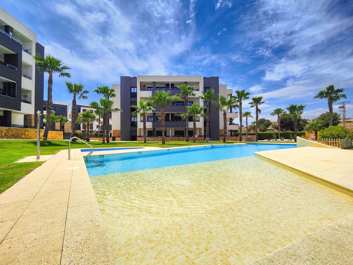 Sold - 2 Bedroom 2 Bathroom Apartment - Ground Floor Apartment in Orihuela - Los Altos  - Alicante
