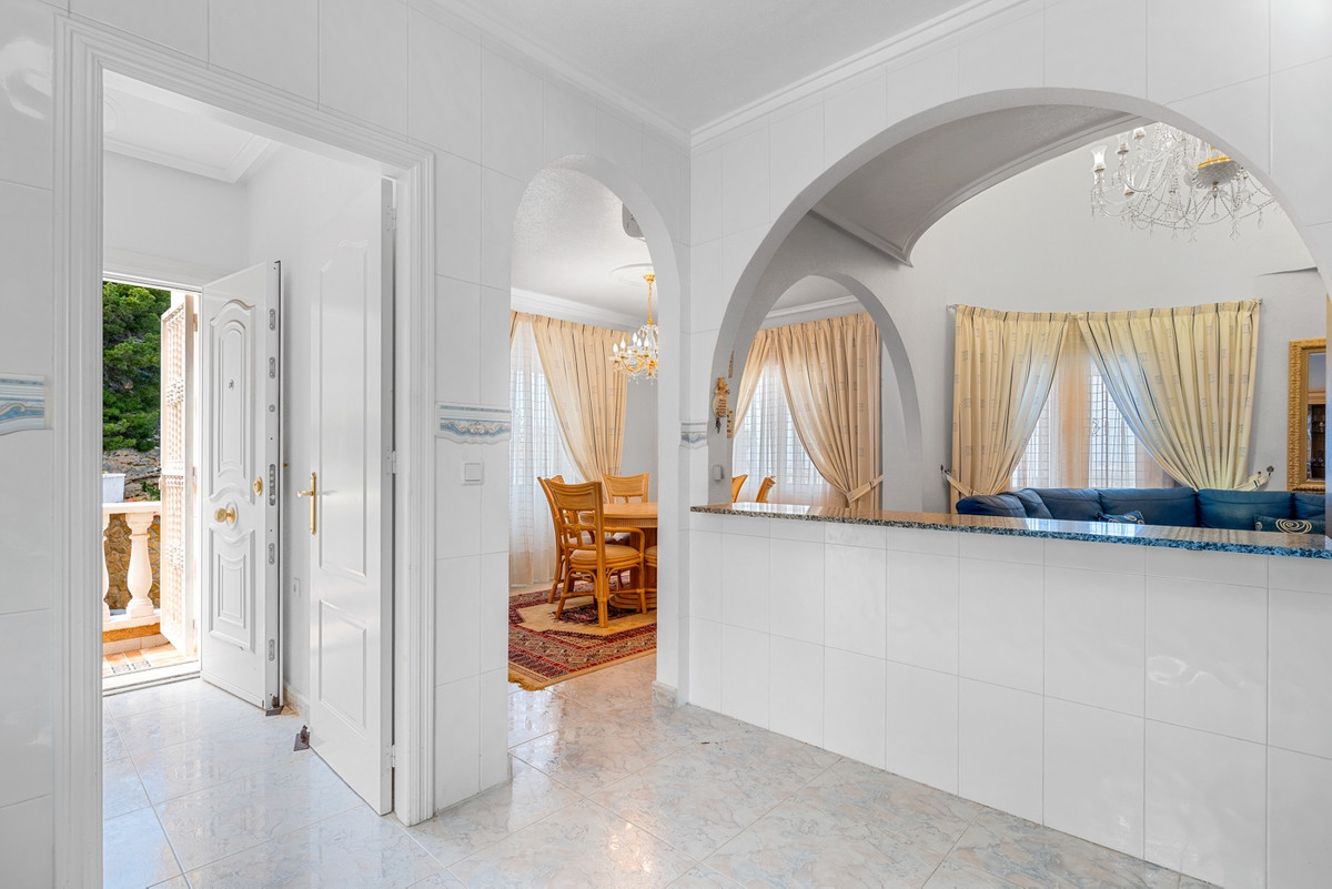 For sale - 7 Bedroom 6 Bathroom House - Detached Villa in Rojales - Ciudad Quesada  - Alicante