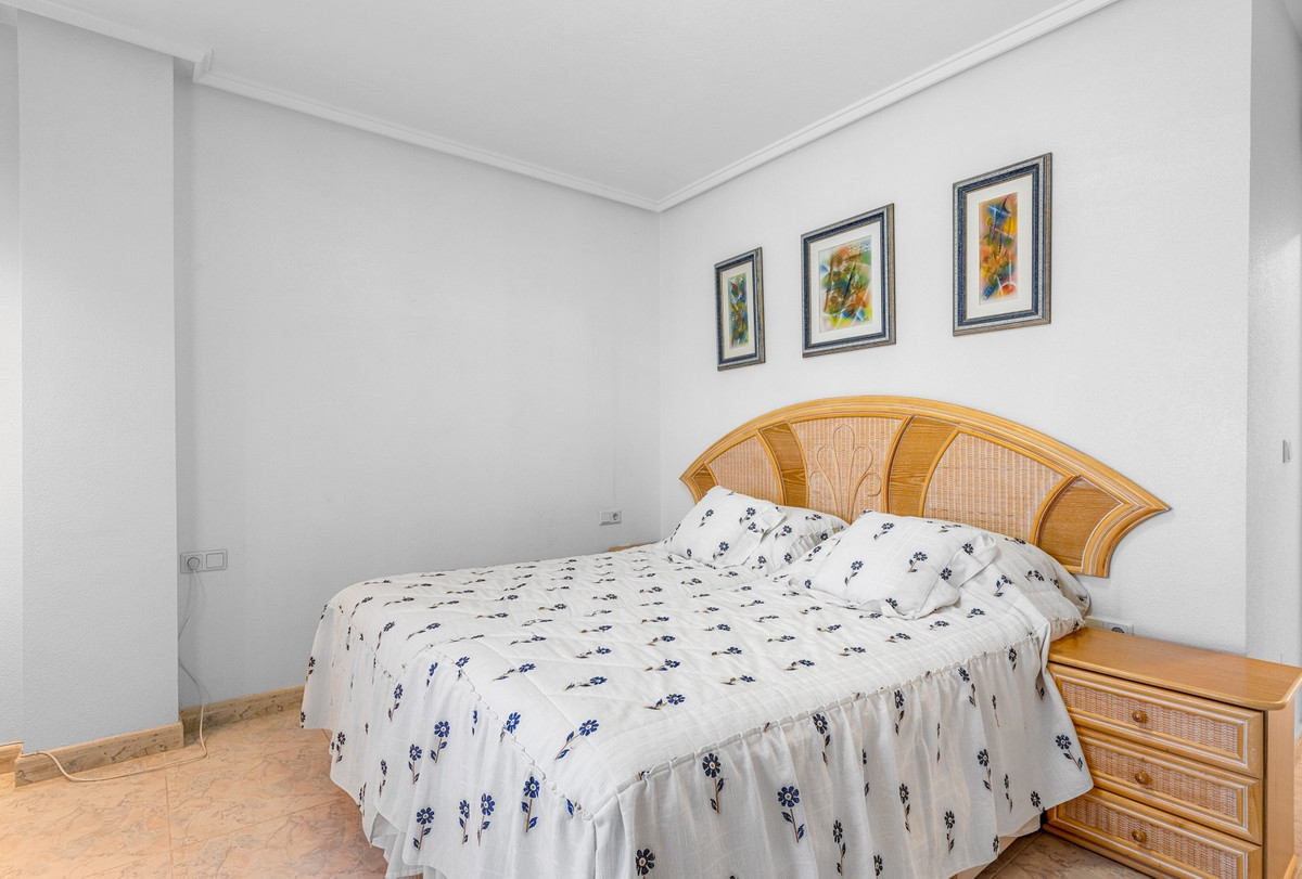 For sale - 7 Bedroom 6 Bathroom House - Detached Villa in Rojales - Ciudad Quesada  - Alicante