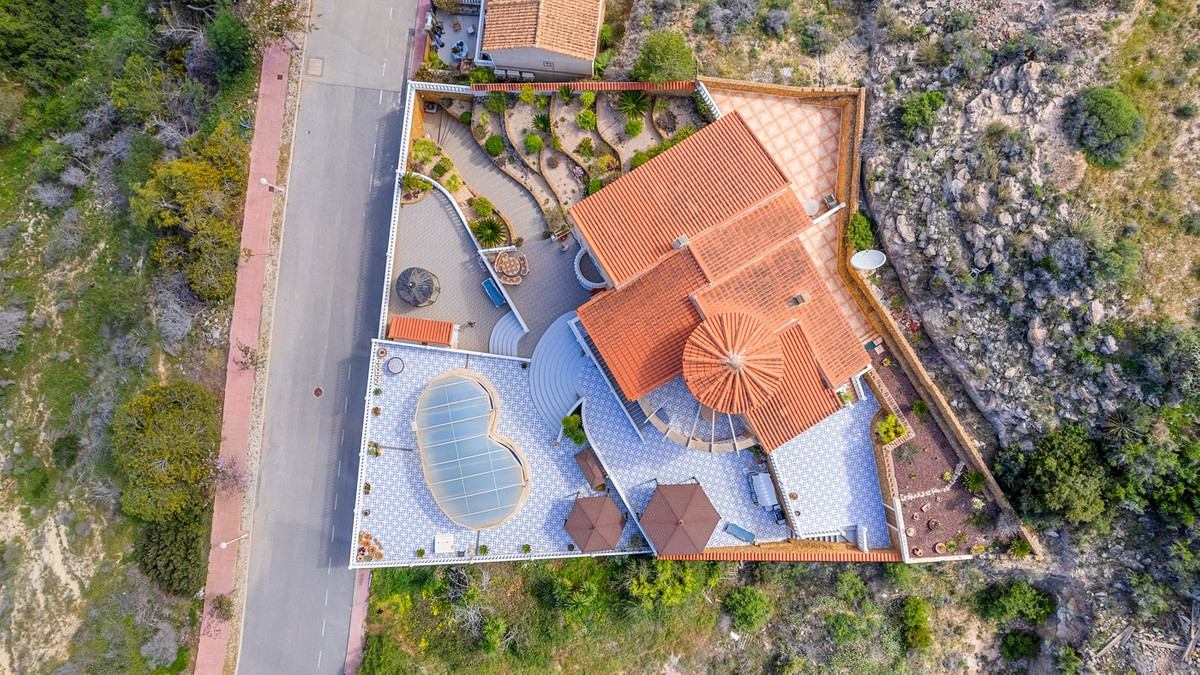 For sale - 7 Bedroom 6 Bathroom House - Detached Villa in Rojales - Ciudad Quesada  - Alicante