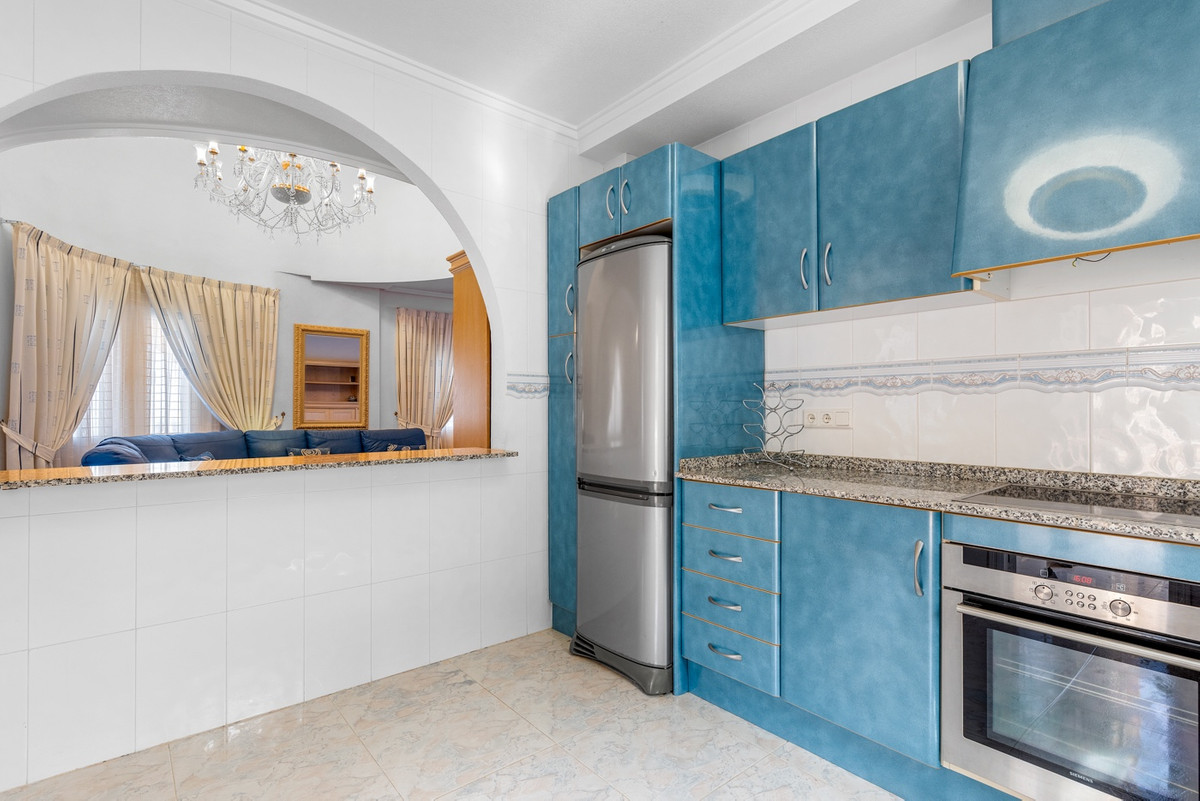 For sale - 7 Bedroom 6 Bathroom House - Detached Villa in Rojales - Ciudad Quesada  - Alicante