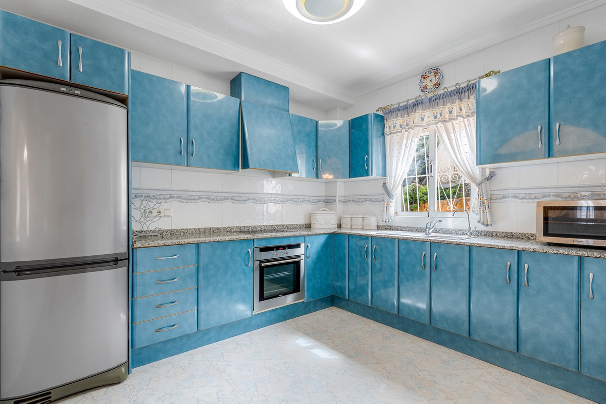 For sale - 7 Bedroom 6 Bathroom House - Detached Villa in Rojales - Ciudad Quesada  - Alicante