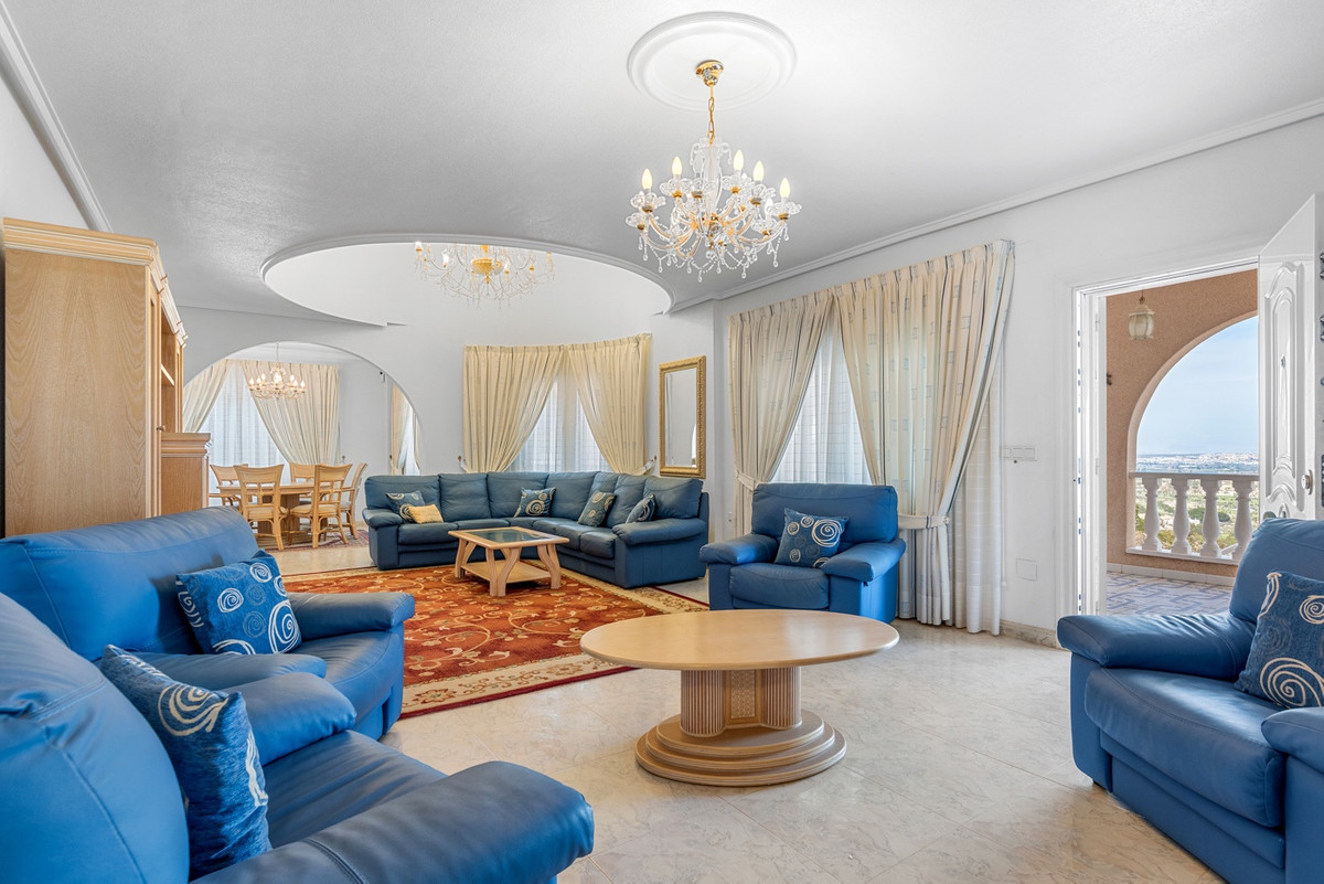 For sale - 7 Bedroom 6 Bathroom House - Detached Villa in Rojales - Ciudad Quesada  - Alicante