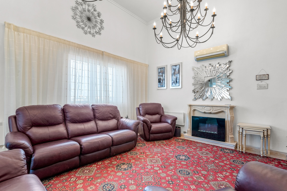 For sale - 7 Bedroom 6 Bathroom House - Detached Villa in Rojales - Ciudad Quesada  - Alicante