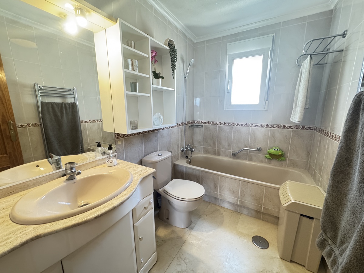 For sale - 5 Bedroom 3 Bathroom Villa in San Miguel De Salinas - , San Miguel De Salinas, Alicante, Spain - Alicante