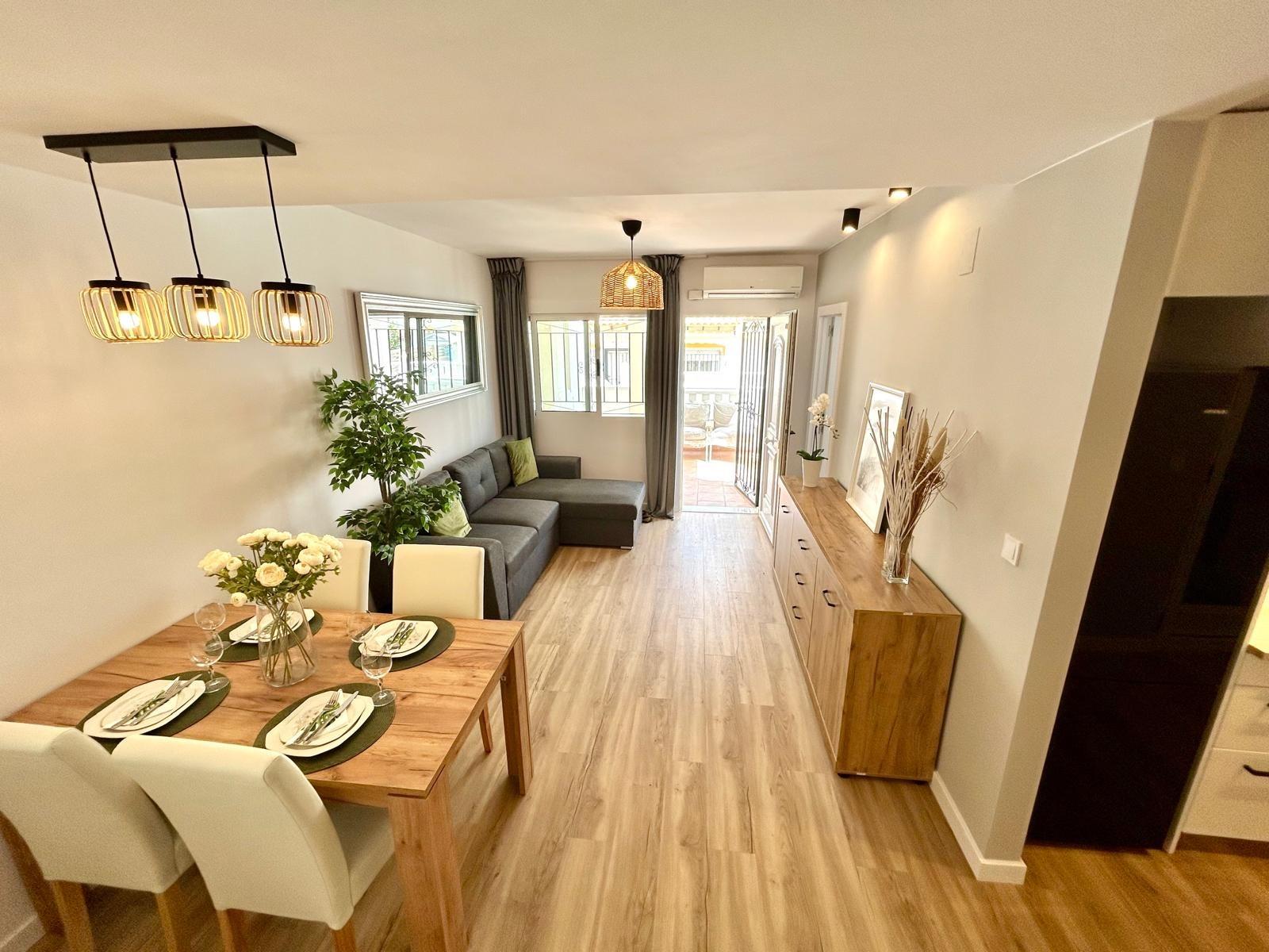 For sale - 3 Bedroom 2 Bathroom Terraced house in Los Altos - Urbanización Perla del Mar  - Alicante