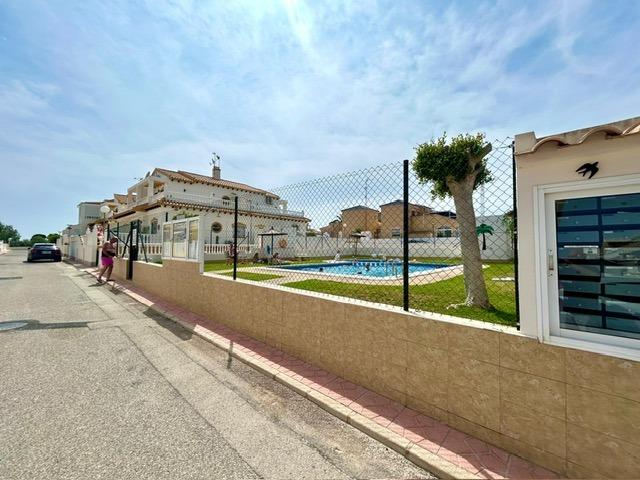 For sale - 3 Bedroom 2 Bathroom Terraced house in Los Altos - Urbanización Perla del Mar  - Alicante