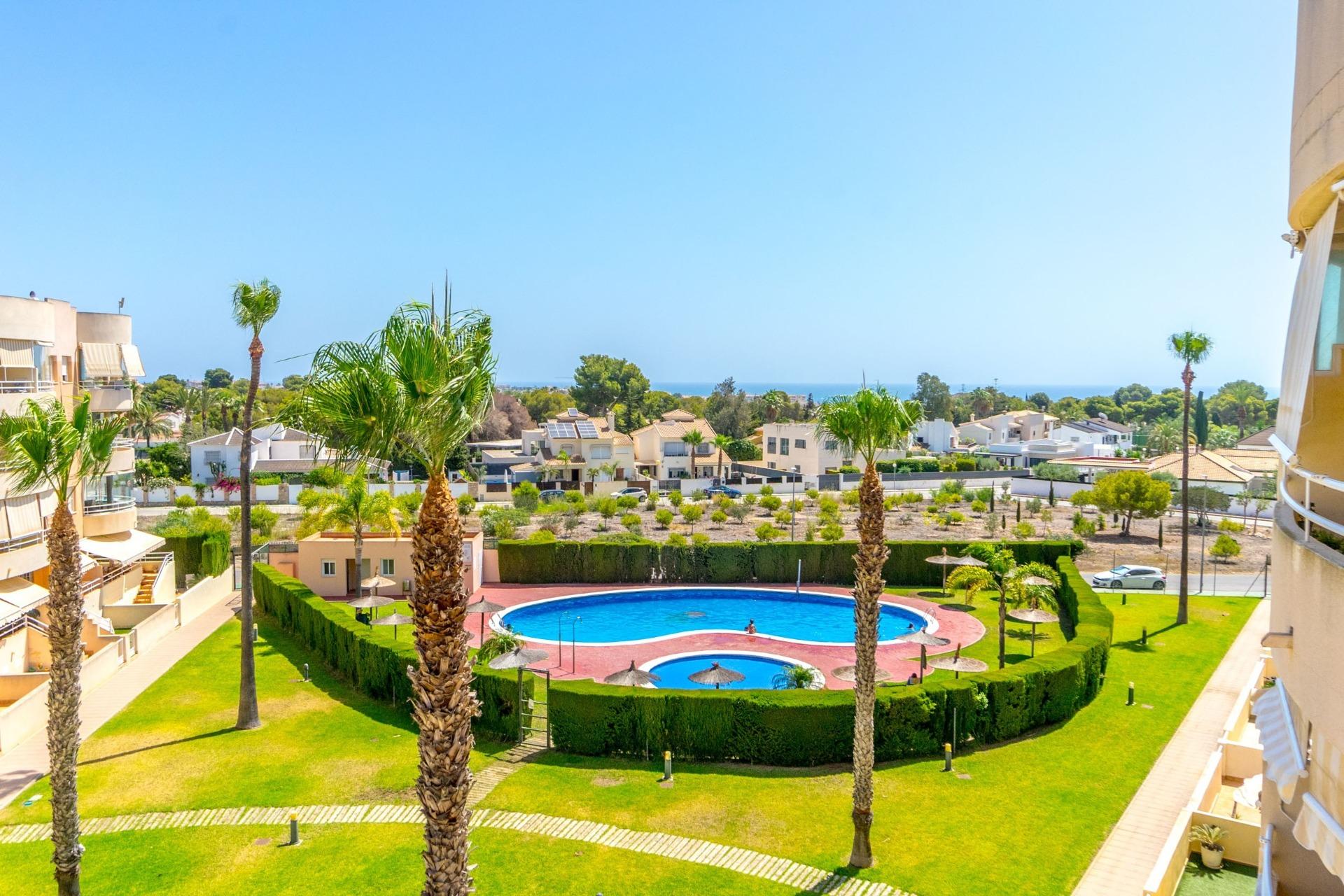 For sale - 3 Bedroom 2 Bathroom Apartment in Cabo Roig - Campoamor  - Alicante