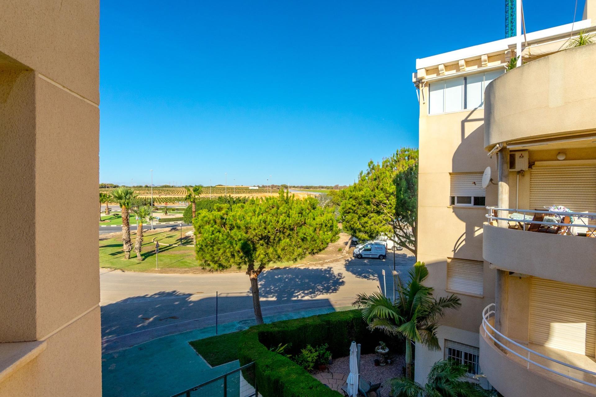 For sale - 3 Bedroom 2 Bathroom Apartment in Cabo Roig - Campoamor  - Alicante
