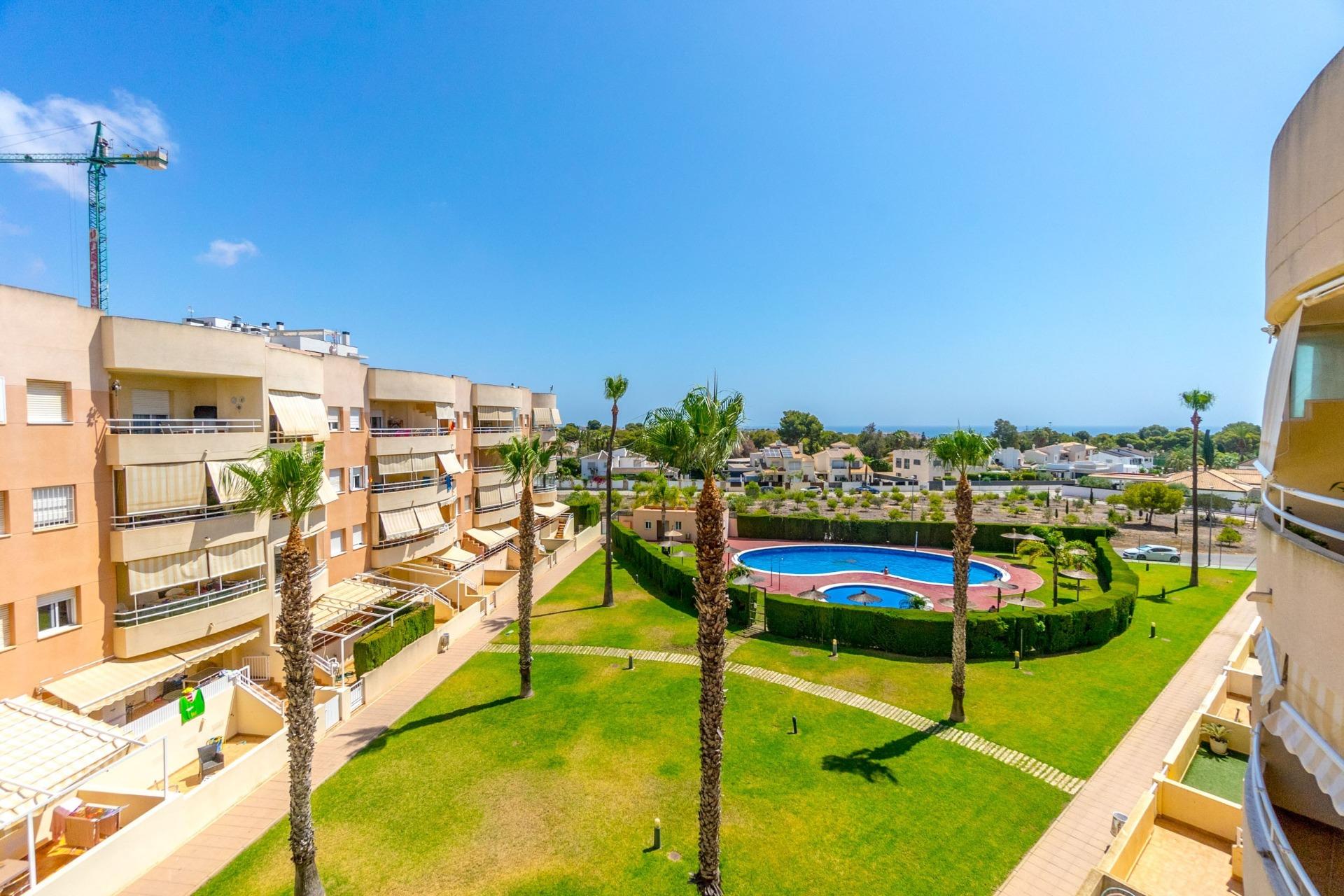 For sale - 3 Bedroom 2 Bathroom Apartment in Cabo Roig - Campoamor  - Alicante