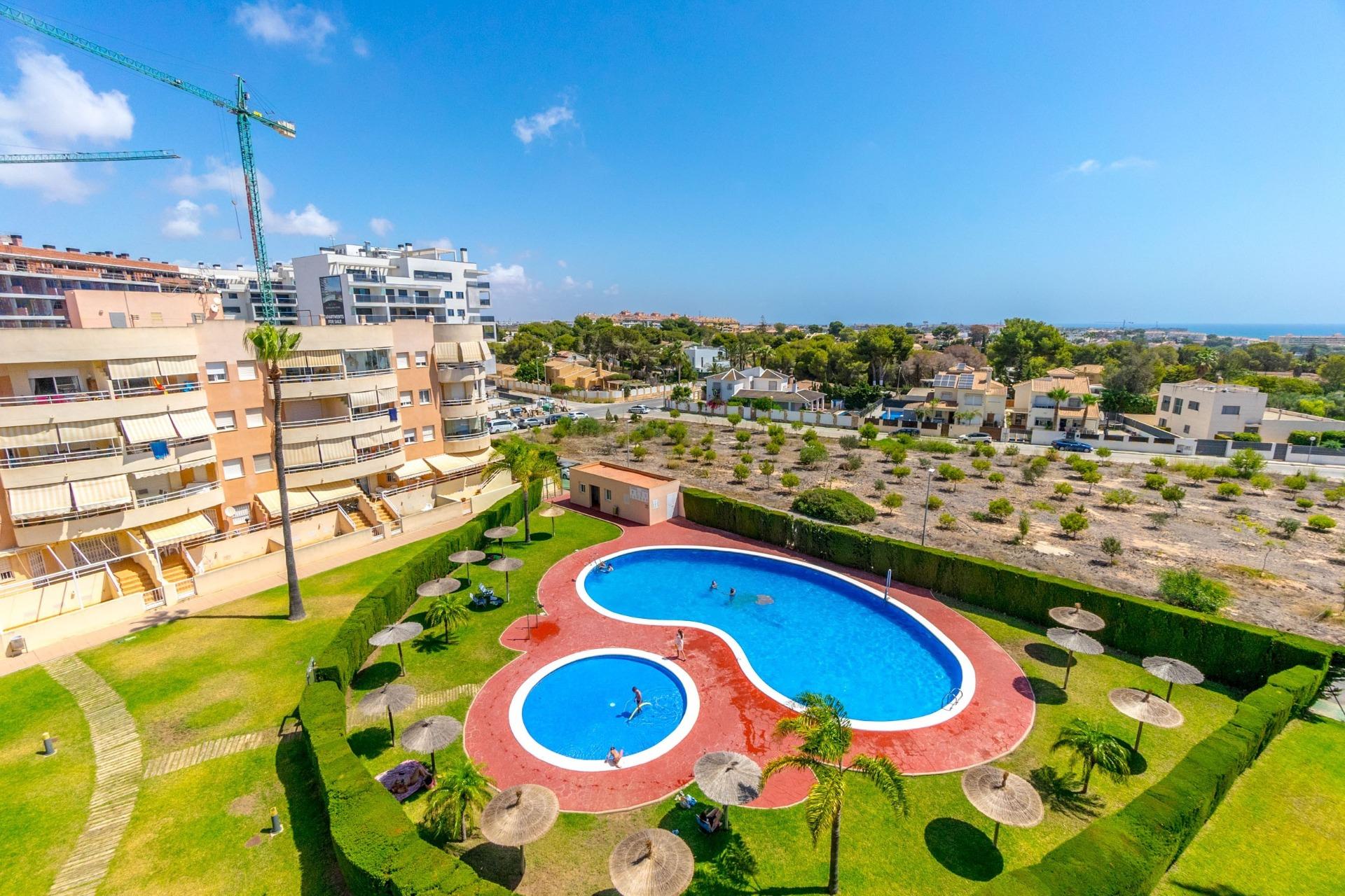 For sale - 3 Bedroom 2 Bathroom Apartment in Cabo Roig - Campoamor  - Alicante
