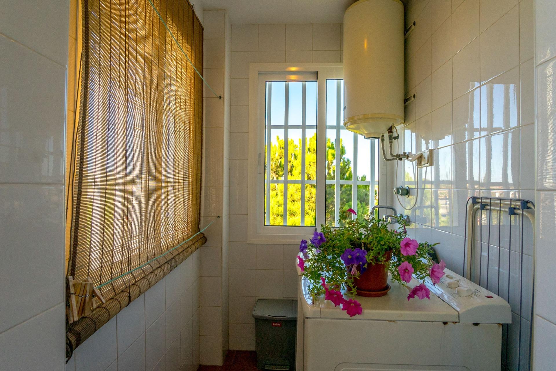 For sale - 3 Bedroom 2 Bathroom Apartment in Cabo Roig - Campoamor  - Alicante