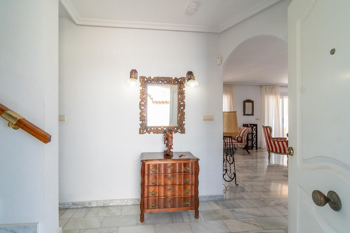 For sale - 4 Bedroom 3 Bathroom Villa in Torrevieja - Cala de cabo cervera  - Alicante
