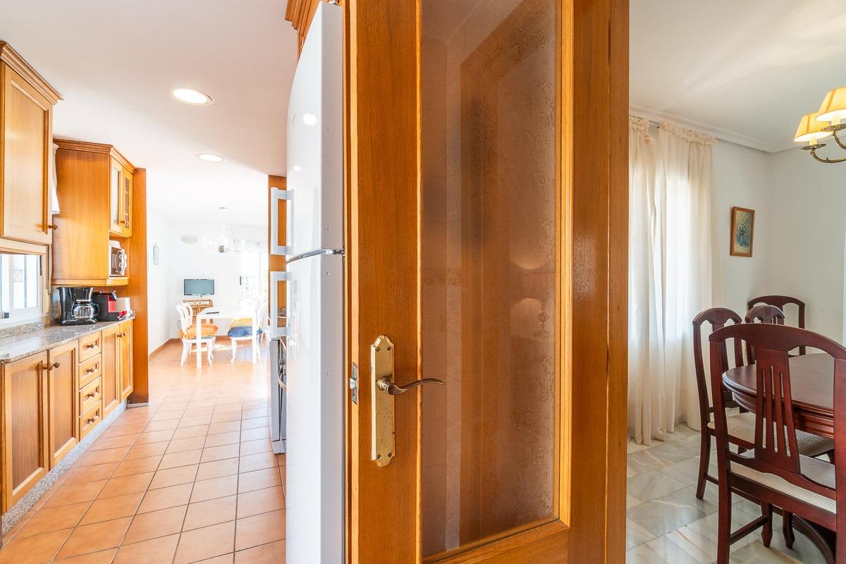 For sale - 4 Bedroom 3 Bathroom Villa in Torrevieja - Cala de cabo cervera  - Alicante