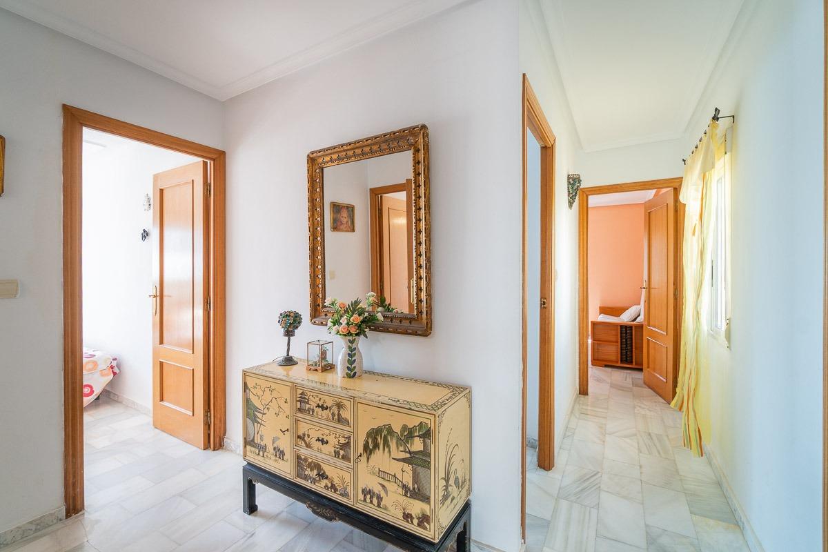 For sale - 4 Bedroom 3 Bathroom Villa in Torrevieja - Cala de cabo cervera  - Alicante