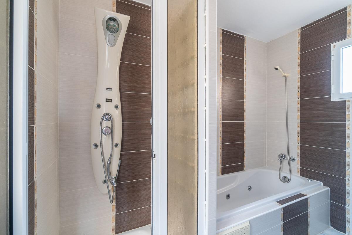 For sale - 4 Bedroom 3 Bathroom Villa in Torrevieja - Cala de cabo cervera  - Alicante