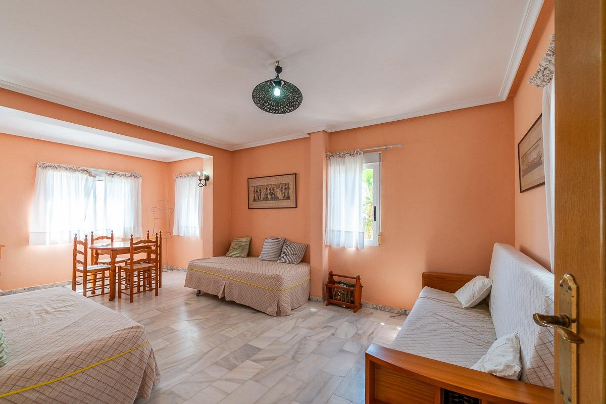 For sale - 4 Bedroom 3 Bathroom Villa in Torrevieja - Cala de cabo cervera  - Alicante