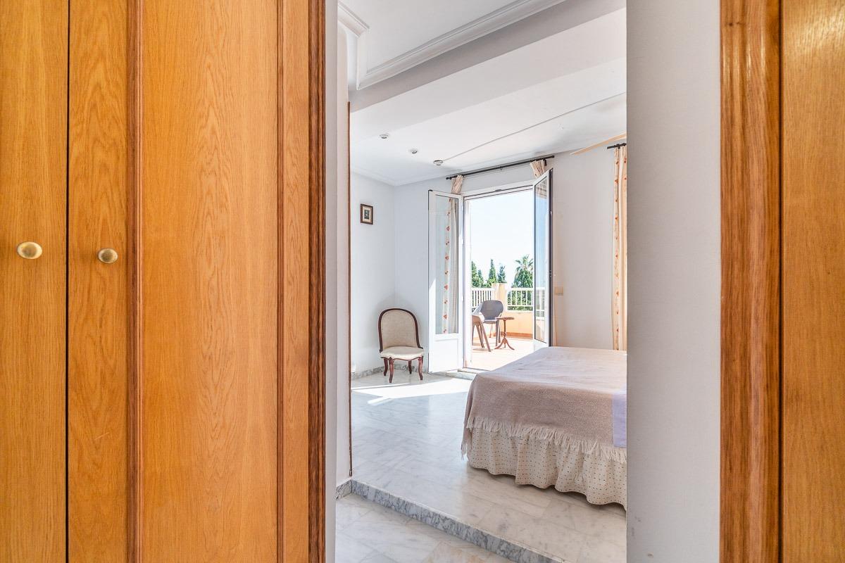 For sale - 4 Bedroom 3 Bathroom Villa in Torrevieja - Cala de cabo cervera  - Alicante