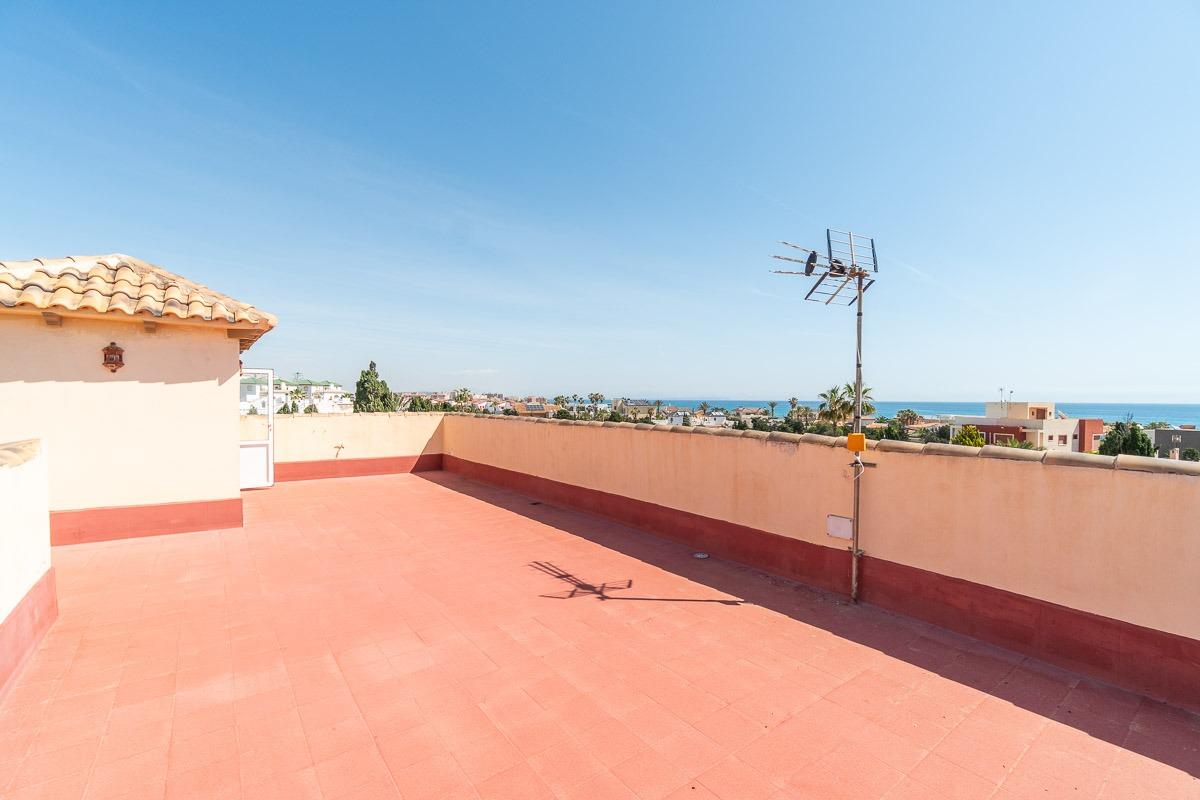 For sale - 4 Bedroom 3 Bathroom Villa in Torrevieja - Cala de cabo cervera  - Alicante